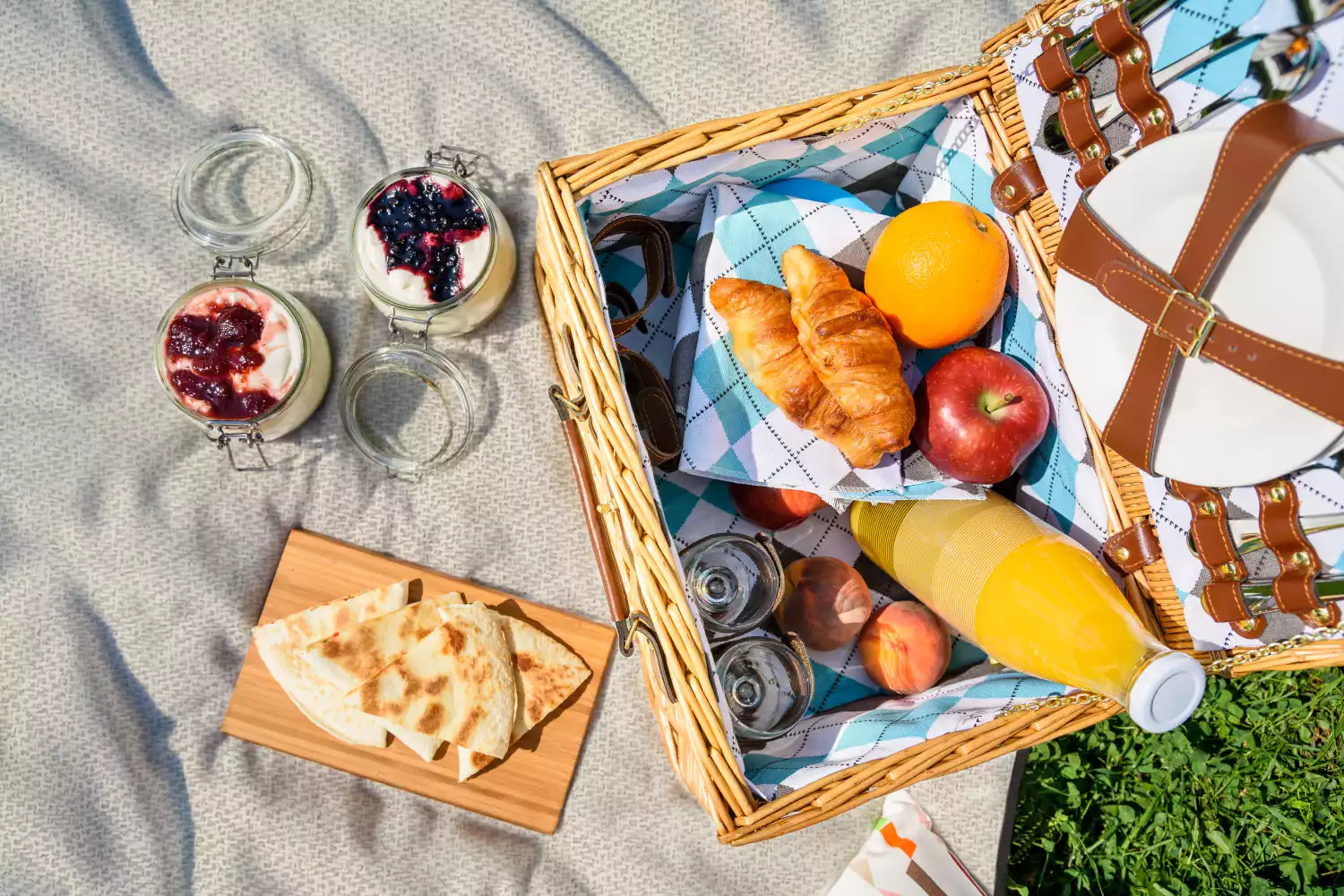 picnic blanket folds into bag