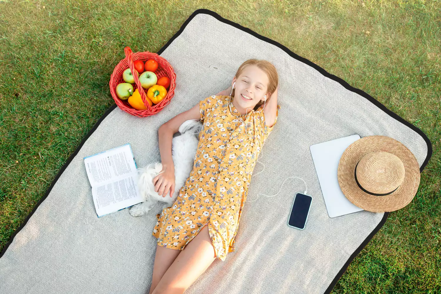 romantic picnic blanket